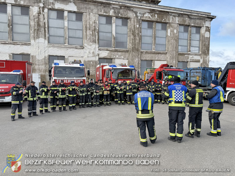20251122_1. ZUG der 2. KHD Bereitschaft uebt am Gelaende des Tritolwerk Foto: S5 Stefan Schneider BFKDO BADEN