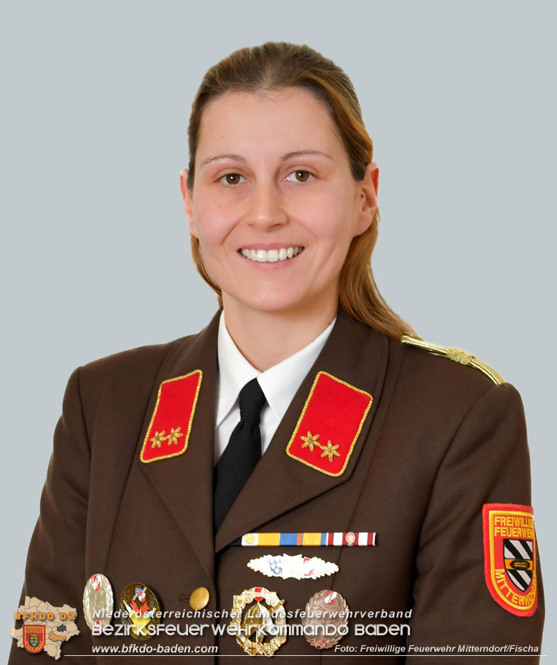 20251110_Feuerwehrgeschichte schreibt Nadine Tomsich im Bezirk BADEN